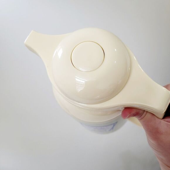 Peanuts Snoopy Hot & Cold Water Pot - Picture 6 of 10